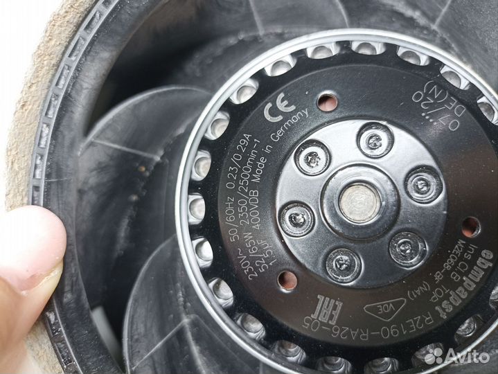 Маникюрная вытяжка Strong