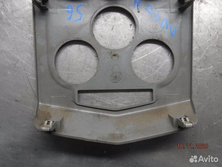 Центральная консоль Renault Logan K7J 2009