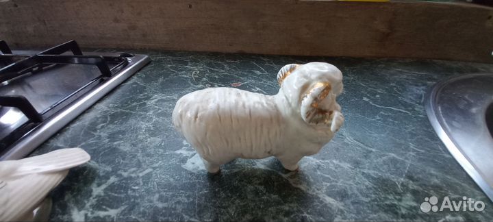 Продаю статуэтку барашка