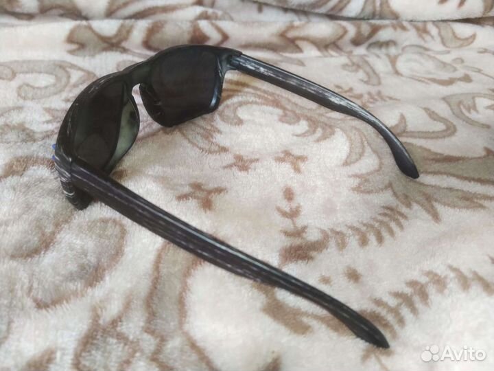 Очки солнцезащитные