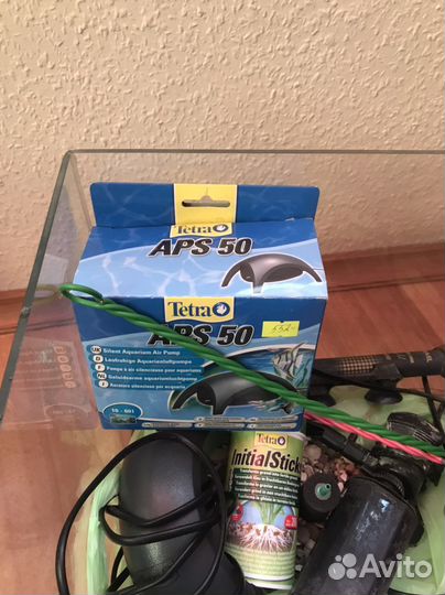 Два аквариума и различные принадлежности