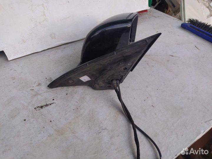 Правое боковое зеркало Мерседес где Ц292