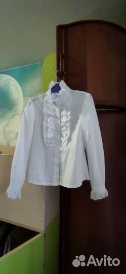 Блузка белая