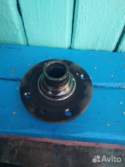Ступица на renault logan 1 2005-2014г передняя