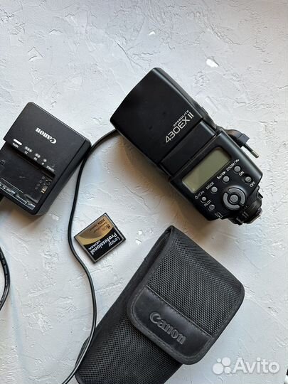 Зеркальный фотоаппарат Canon EOS 5D Mark II