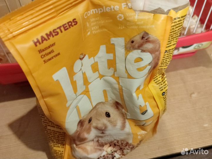 Клетка с хомяком