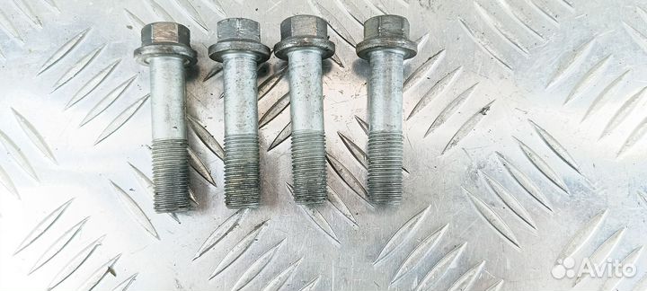 Болт задней ступицы Subaru Impreza GP