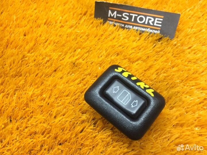 Кнопка стеклоподъемника задняя левая Mercedes-Benz