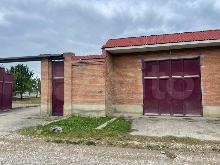 Гараж, > 30 м²