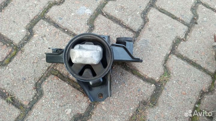 Опора кпп левая KIA Ceed 2009 до рест