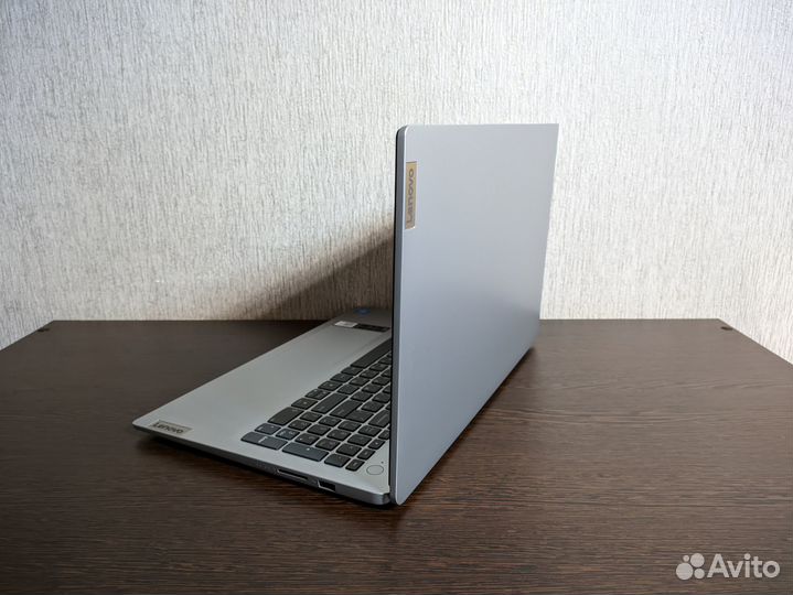 Новый ноутбук Lenovo IdeaPad 1 + сумка и мышь