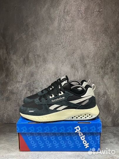 Кроссовки Reebok Classic Leather Hexalite