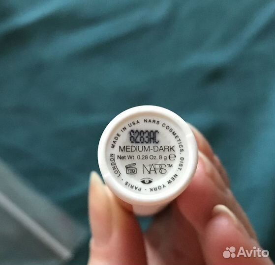 Стойкая база под макияж глаз Nars Medium-Dark