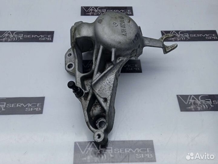 Кронштейн тнвд Mercedes 2.0 M264