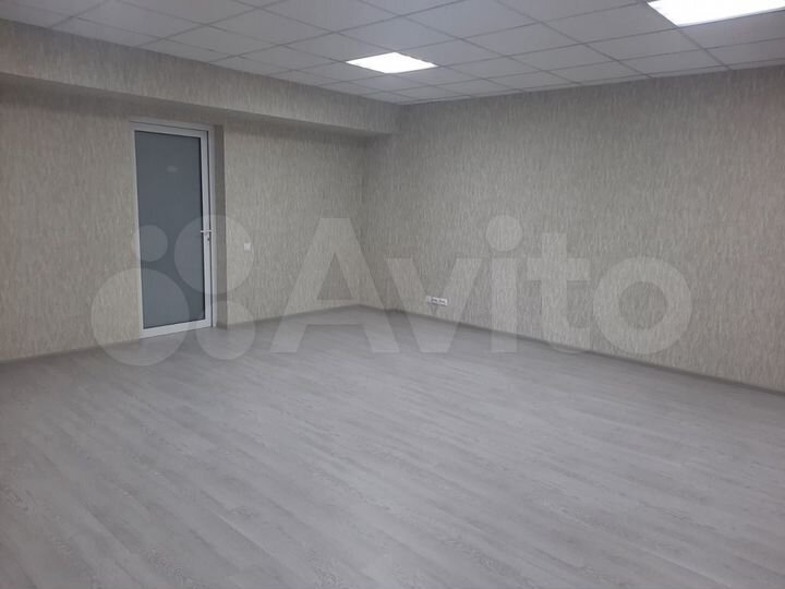 Здание, 2000 м²