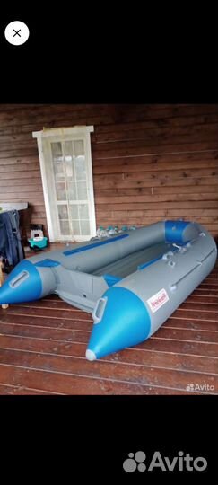 Лодка с мотором