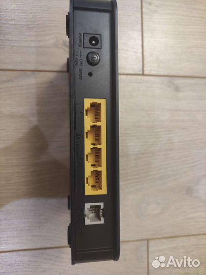 Интернет центр Zyxel adsl2+ с wifi 802.11n 300Мбит