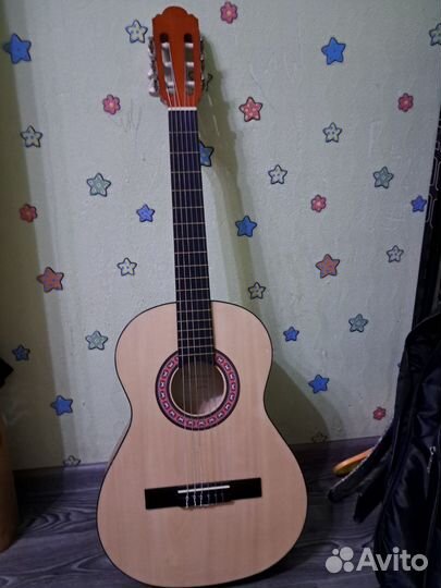 Гитара 3/4 + подставка для ног + тёплый чехол