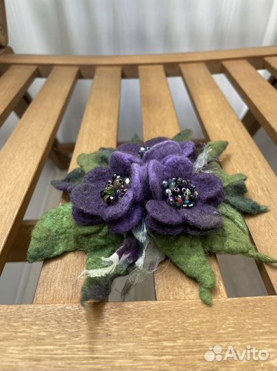 Валяная брошь «Фиалковая»