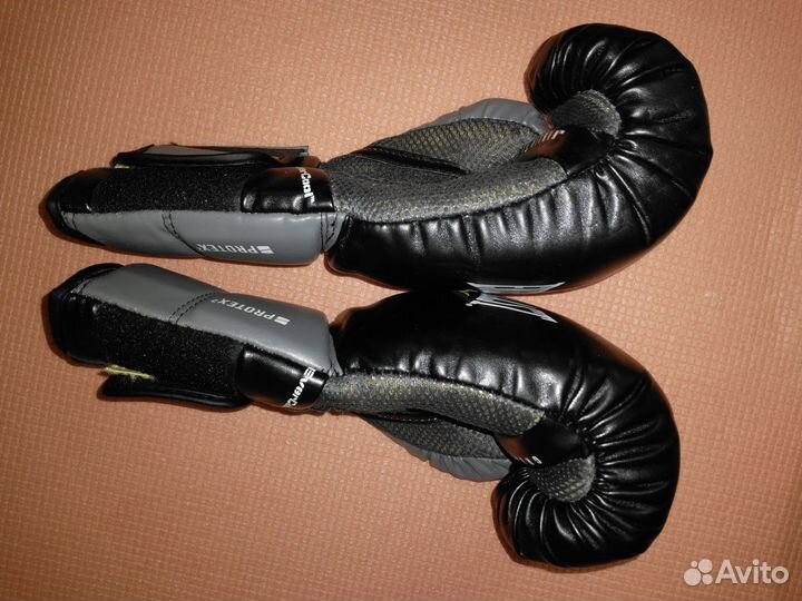 Боксерские перчатки Everlast Protex2 GEL 12 унций