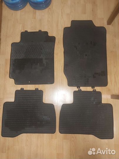 Автомобильные коврики suzuki