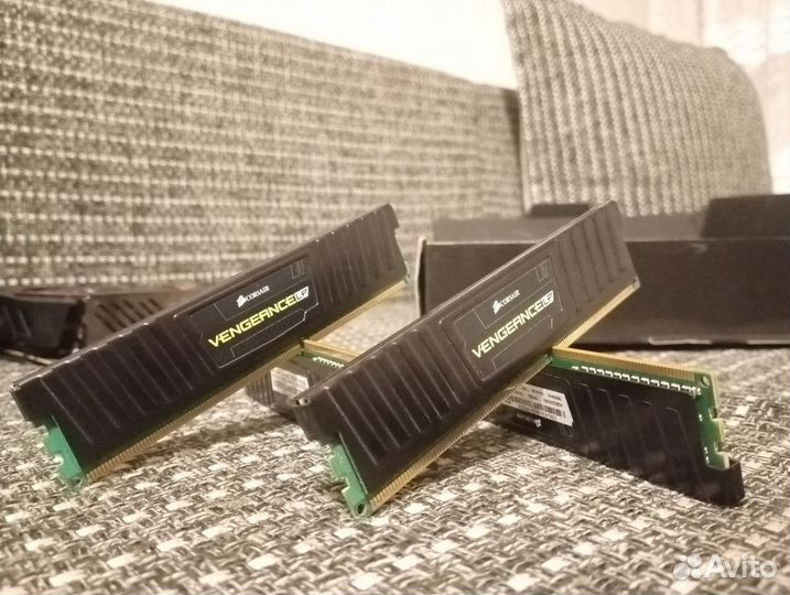 Оперативная память ddr3 8gb 4x2 Corsair 1600Mhz