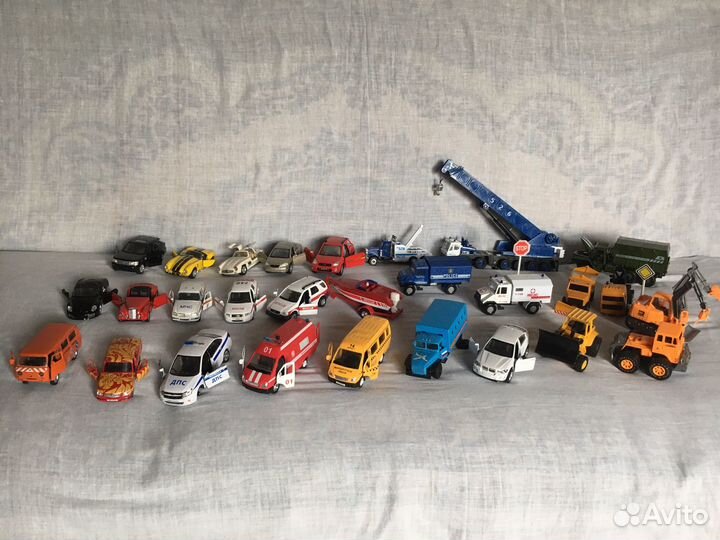 Модели машинок 1:32-43, kinsmart, wеlly и др