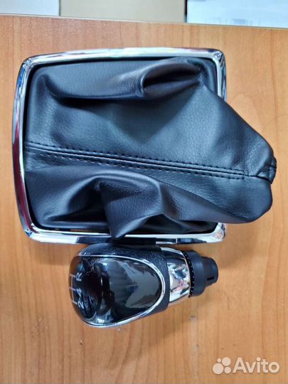 Рукоятка кпп с чехлом и рамкой Форд