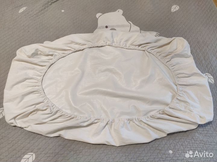 Бортики в кроватку + наматрасник