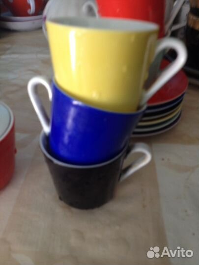 Импортный сервиз веселой рацветки