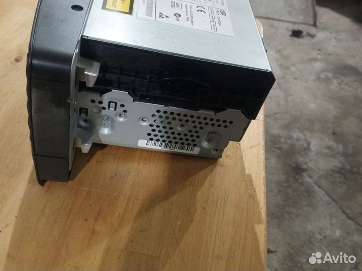 Магнитофон на Мерседес штаный