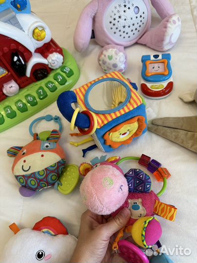 Развивающие игрушки погремушки от 0