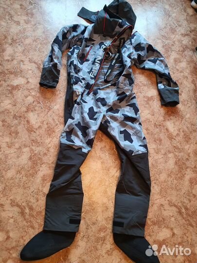 Новый сухой гидрокостюм fintrail 50р