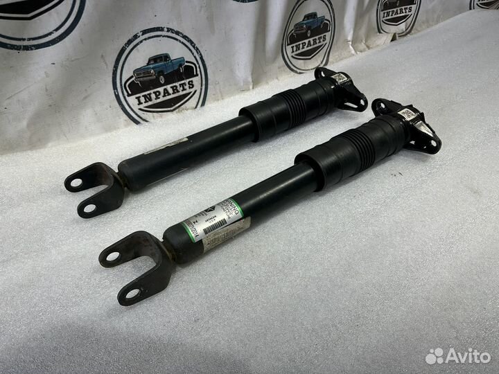 Амортизатор задний Jeep Grand Cherokee wk2
