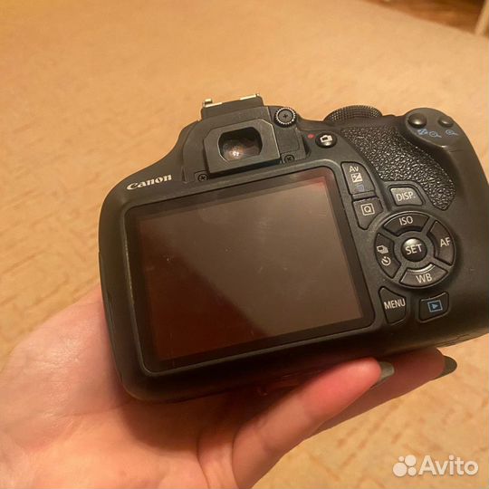 Canon EOS 1200D с объективом 18-55mm