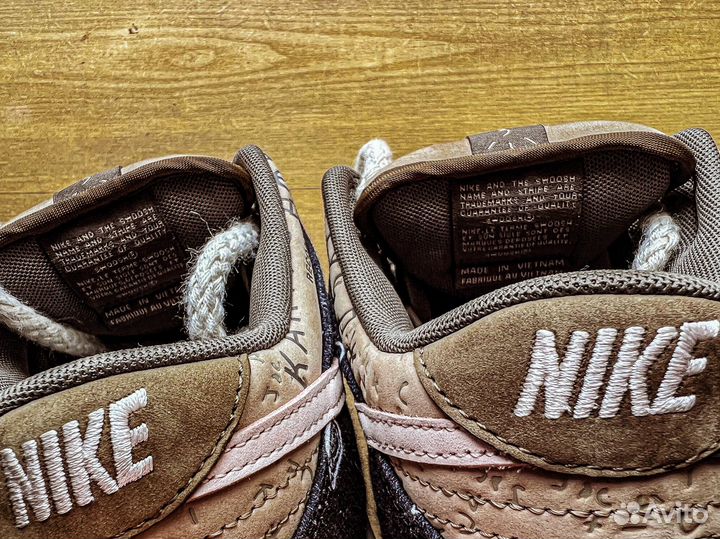 Nike SB Dunk Low Travis Scott