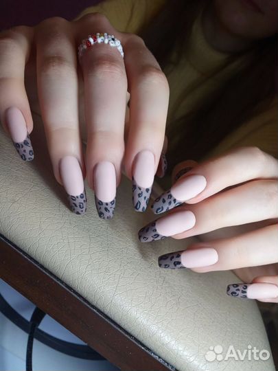 Маникюр и педикюр