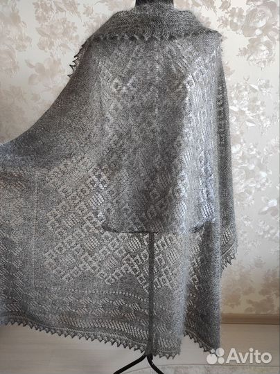 Пуховый платок паутинка