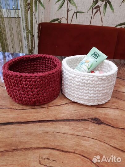 Вязаные корзинки ручной работы