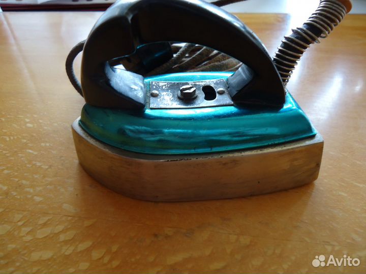 Ретро утюг (дорожный). Сделано в СССР