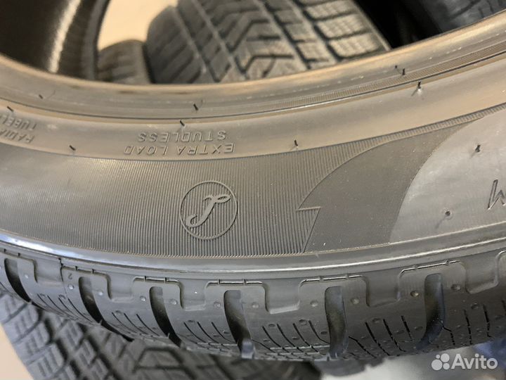 Pirelli Scorpion Winter 285/40 R22 и 325/35 R22 114W