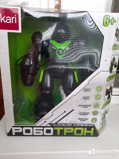 Игрушка робот с пультом