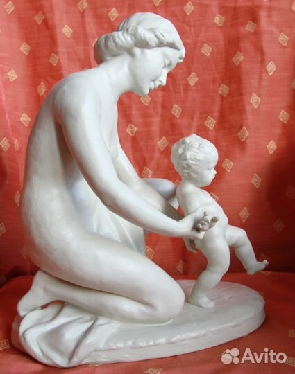 Статуэтка. Мать и Дитя. Первый шаг. Schaubachkunst