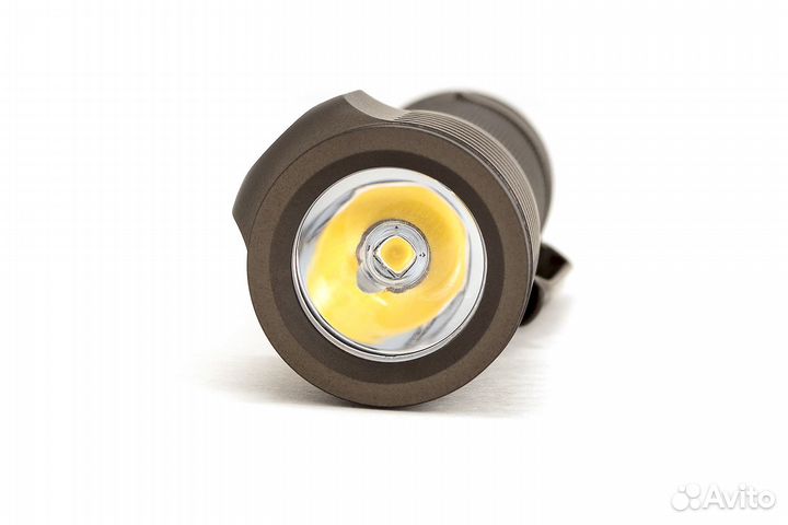 Фонарь яркий луч YLP 