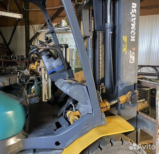 Вилочный погрузчик Komatsu FD50AYT-10, 2009