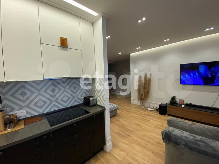 4-к. квартира, 90 м², 2/8 эт.