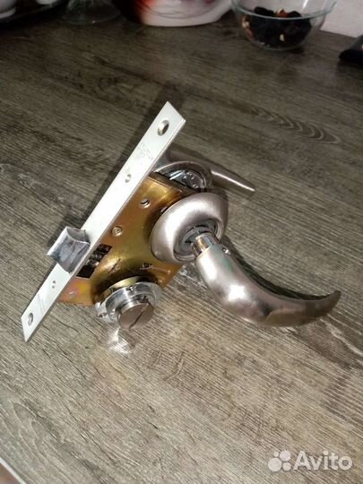 Двернои замок