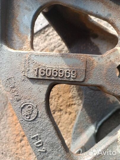 Кронштейн (крепление) левый DAF XF 105 2009