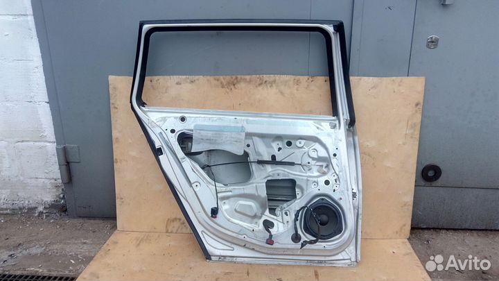 Дверь задняя левая на Опель Вектра Ц Универсал