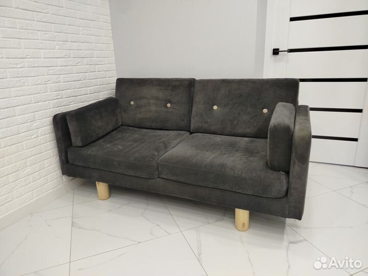 Диван маленький